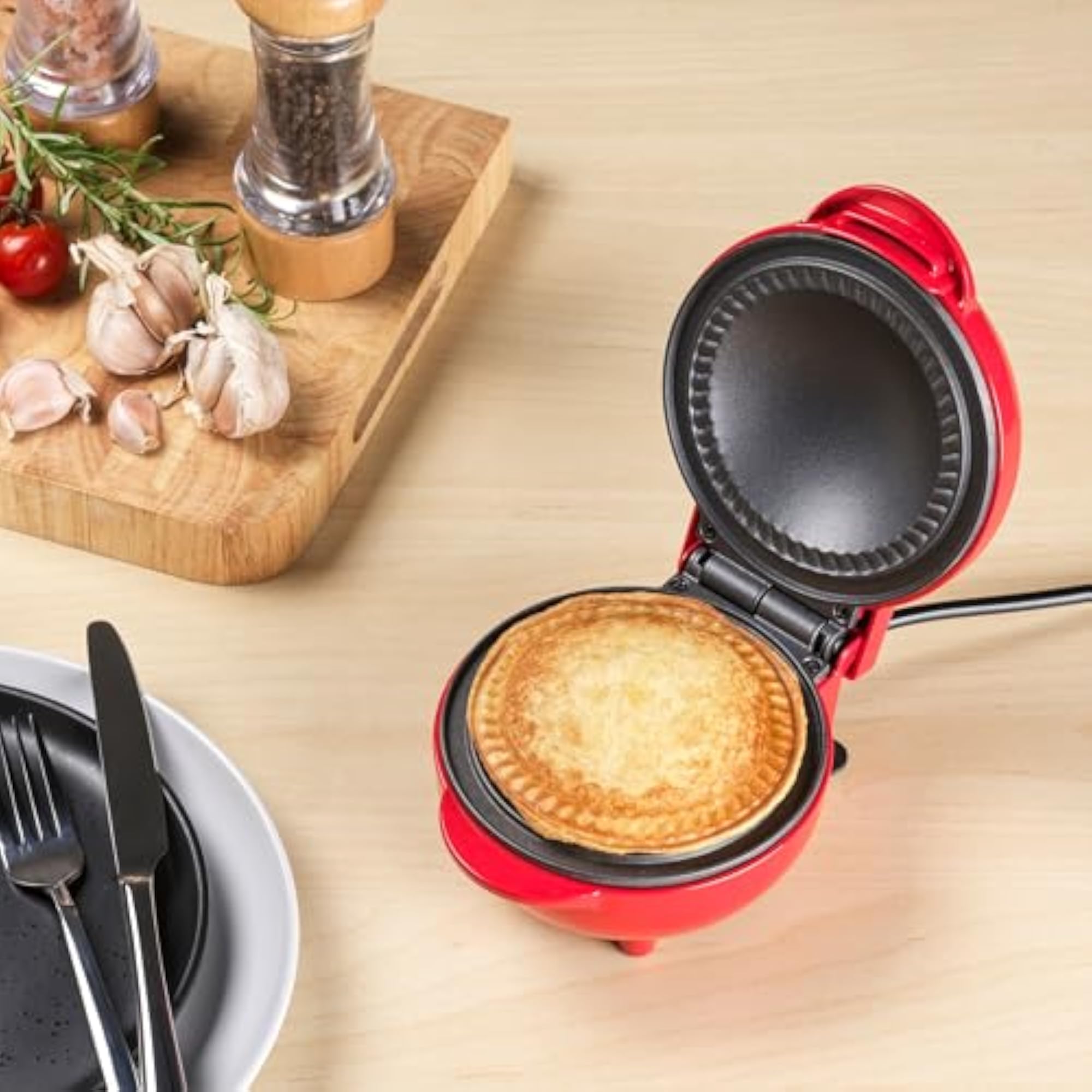 EK4914 Mini Pie Maker, Non-Stick